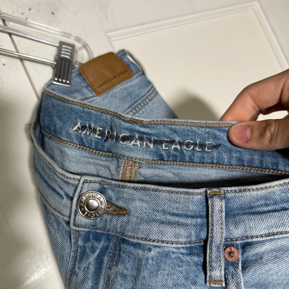 American Eagle 90's Bootcut Jeans Distressing Ripped Knees Size 18 Lighter Blue - Picture 12 of 12